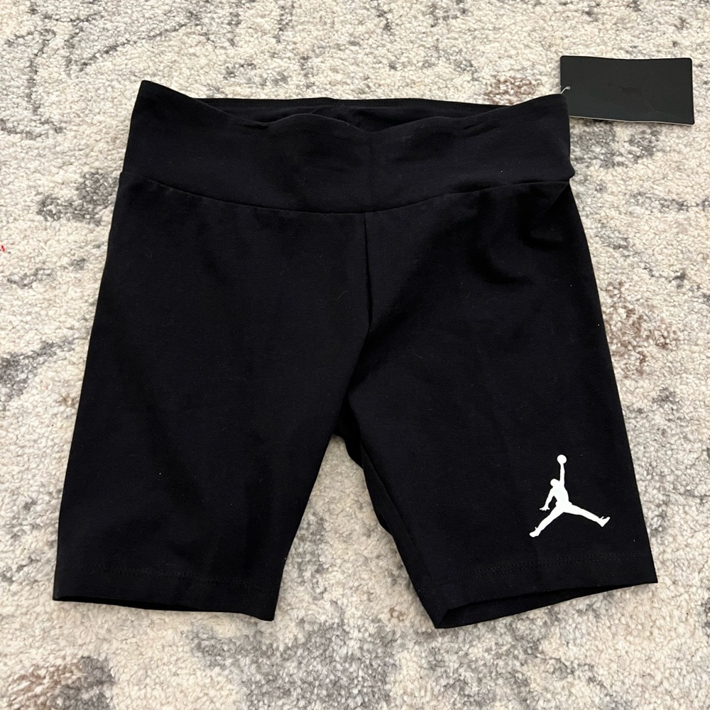 Jordan Girls' Essentials
Jumpman Bike Shorts -Size M